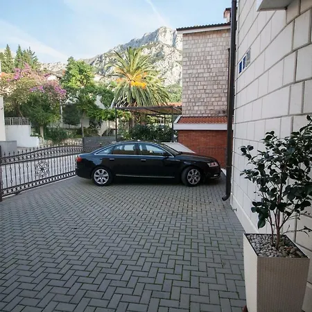 Knezovic Apartman Gradac (Split-Dalmatia)
