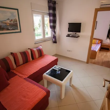 Knezovic * Gradac (Split-Dalmatia)