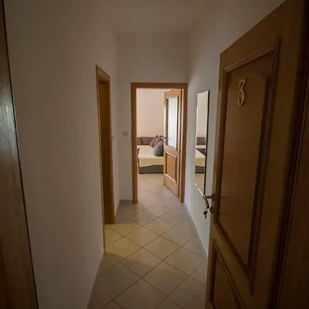 Apartman Knezovic Gradac (Split-Dalmatia)