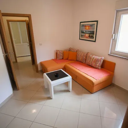 Knezovic Apartman Gradac (Split-Dalmatia)
