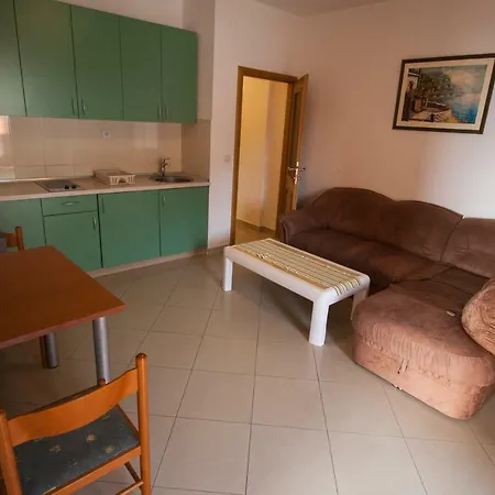 Knezovic Apartman Gradac (Split-Dalmatia)