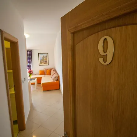 Apartman Knezovic Gradac (Split-Dalmatia)