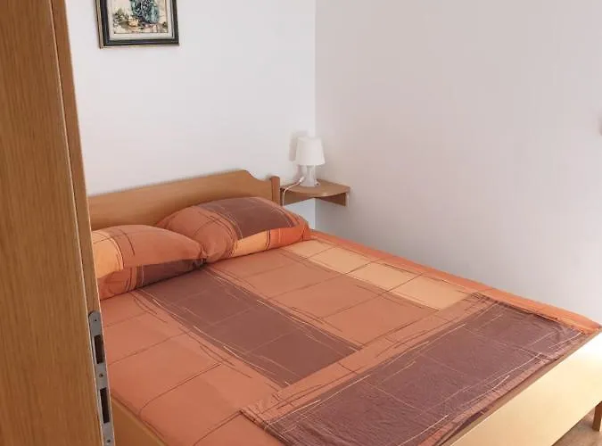 شقة Knezovic غراداك